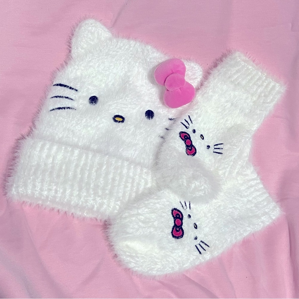 SANRIO Hello kitty gloves and hat set